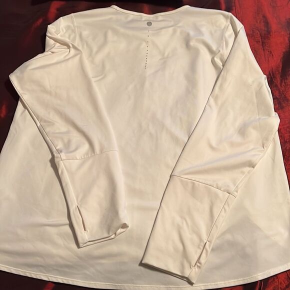 ZELLA workout top XXL. Lightly worn. Eggshell white. - Picture 2 of 9